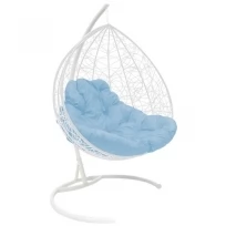 Подвесное кресло M-GROUP для двоихс ротангом белое, голубая подушка